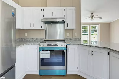 95 S Manley Drive, Taylors, SC 29687 - Photo 6