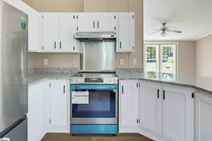 95 S Manley Dr, Taylors, SC 29687 - Photo 6