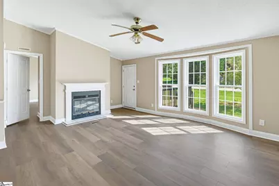 95 S Manley Drive, Taylors, SC 29687 - Photo 2
