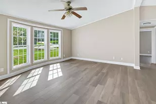 95 S Manley Dr, Taylors, SC 29687 - Photo 10