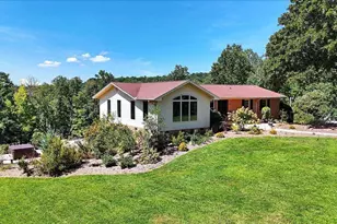 219 Fairview Dr, Greenville, SC 29609 - Photo 2