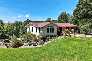 219 Fairview Dr, Greenville, SC 29609 - Photo 2