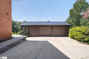 219 Fairview Dr, Greenville, SC 29609 - Photo 30