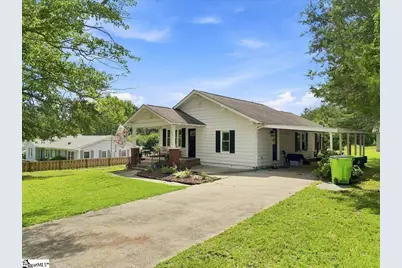 102 Edgewood Avenue, Landrum, SC 29356 - Photo 2