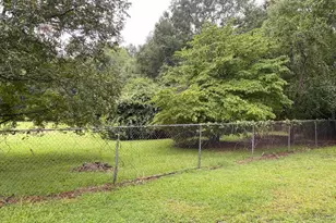 413 W Farley Ave, Laurens, SC 29360 - Photo 36