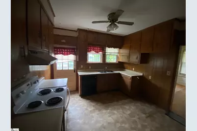 413 W Farley Avenue, Laurens, SC 29360 - Photo 38