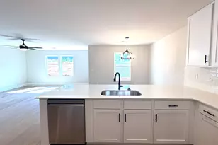 1293 N Hwy 101, Greer, SC 29651 - Photo 12