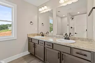 631 Skyline Dr, Campobello, SC 29322 - Photo 2