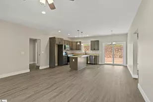 631 Skyline Dr, Campobello, SC 29322 - Photo 6