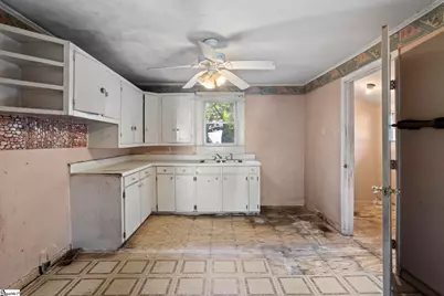 219 Heatherly Drive, Greenville, SC 29611 - Photo 18