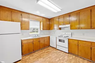 12 Birchview St, Taylors, SC 29687 - Photo 6