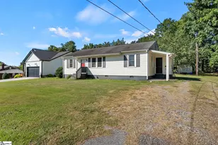 109 Meeks Dr, Belton, SC 29627 - Photo 2
