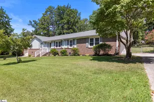 114 Gail Dr, Mauldin, SC 29662 - Photo 2