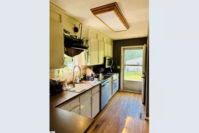 10479 Hwy 101, Gray Court, SC 29645 - Photo 2