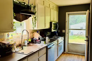 10479 Hwy 101, Gray Court, SC 29645 - Photo 2