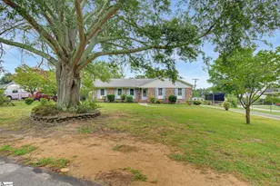 106 S Orchard Dr, Taylors, SC 29687 - Photo 4