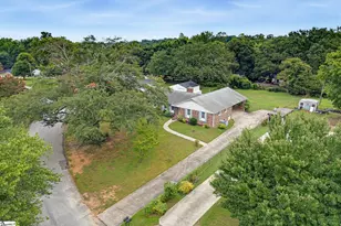 106 S Orchard Dr, Taylors, SC 29687 - Photo 2