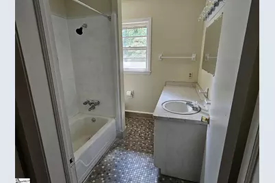 740 Kenmore Drive, Spartanburg, SC 29303 - Photo 8