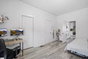 35 W 5th St, Greenville, SC 29611 - Photo 18