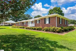 107 Morgan Cir, Simpsonville, SC 29681 - Photo 2