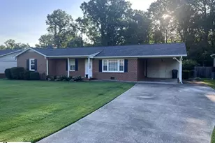 110 Avon Dr, Taylors, SC 29687 - Photo 2
