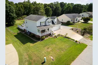 202 Shady Pines Way, Fountain Inn, SC 29644 - Photo 2