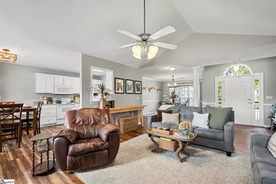 108 Thorncliff Place, Anderson, SC 29625 - Photo 2