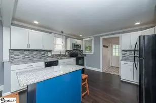 105 E Bearden St, Greer, SC 29651 - Photo 8