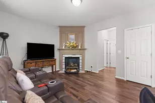 817 Weybourne Dr, Greer, SC 29650 - Photo 16
