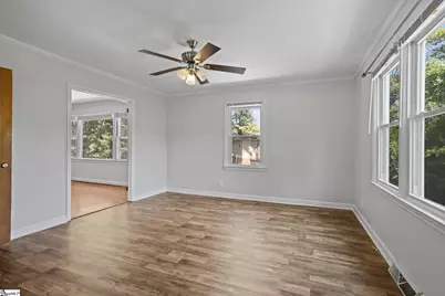 706 W Lee Road, Taylors, SC 29687 - Photo 10