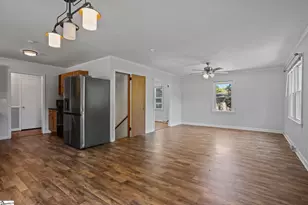 706 W Lee Rd, Taylors, SC 29687 - Photo 8