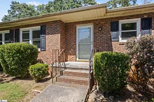 706 W Lee Rd, Taylors, SC 29687 - Photo 2