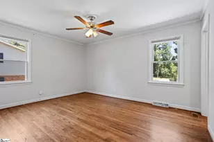706 W Lee Rd, Taylors, SC 29687 - Photo 16