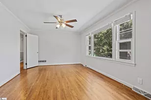 706 W Lee Rd, Taylors, SC 29687 - Photo 12