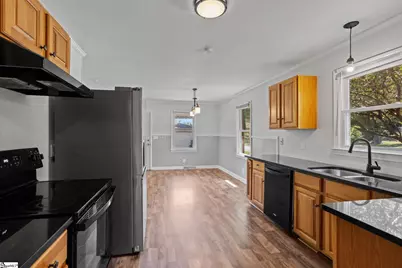706 W Lee Road, Taylors, SC 29687 - Photo 6