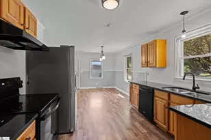 706 W Lee Rd, Taylors, SC 29687 - Photo 6