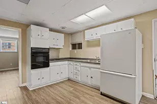 706 W Lee Rd, Taylors, SC 29687 - Photo 30