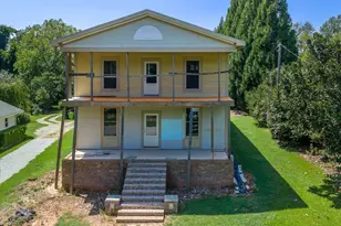128 S Howard Ave, Landrum, SC 29356 - Photo 1