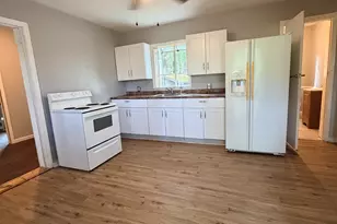 327 Zimmerman Lake Rd, Spartanburg, SC 29306 - Photo 2