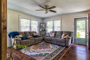 110 Dukeland Dr, Greenville, SC 29617 - Photo 2