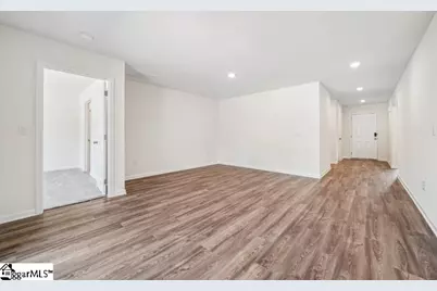 499 Sundown Drive, Spartanburg, SC 29301 - Photo 6