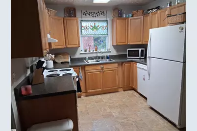37 Crestmore Drive, Greenville, SC 29611 - Photo 2