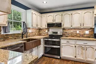 429 Log Shoals Rd, Greenville, SC 29607 - Photo 10