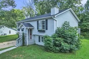 431 Maplewood Cir, Greer, SC 29651 - Photo 2