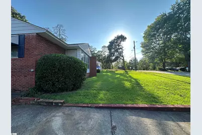 9 Woodmont Circle, Greenville, SC 29605 - Photo 4