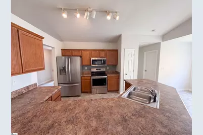 122 Catterick Way, Fountain Inn, SC 29644 - Photo 2