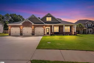 425 Castleford Pl, Simpsonville, SC 29681 - Photo 2