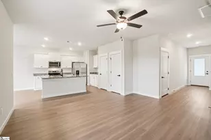 1216 Crested Iris St, Moore, SC 29369 - Photo 4