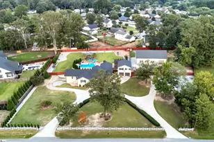 380 Forrester Dr, Greenville, SC 29607 - Photo 4