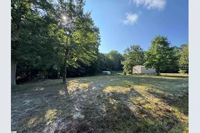 252 Currys Lake Circle, Gray Court, SC 29645 - Photo 4
